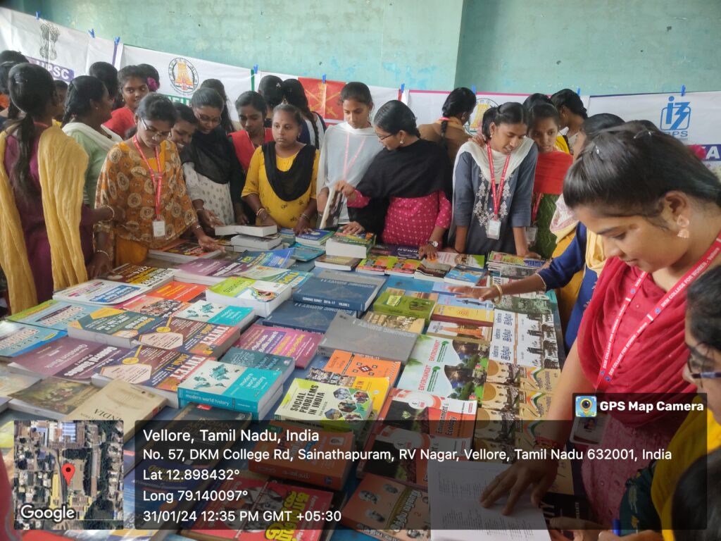 11.2_Exhibition cum Seminar-Students visit the Book Exhibition